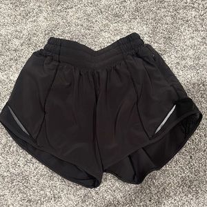 Lululemon hotty hot short 4in